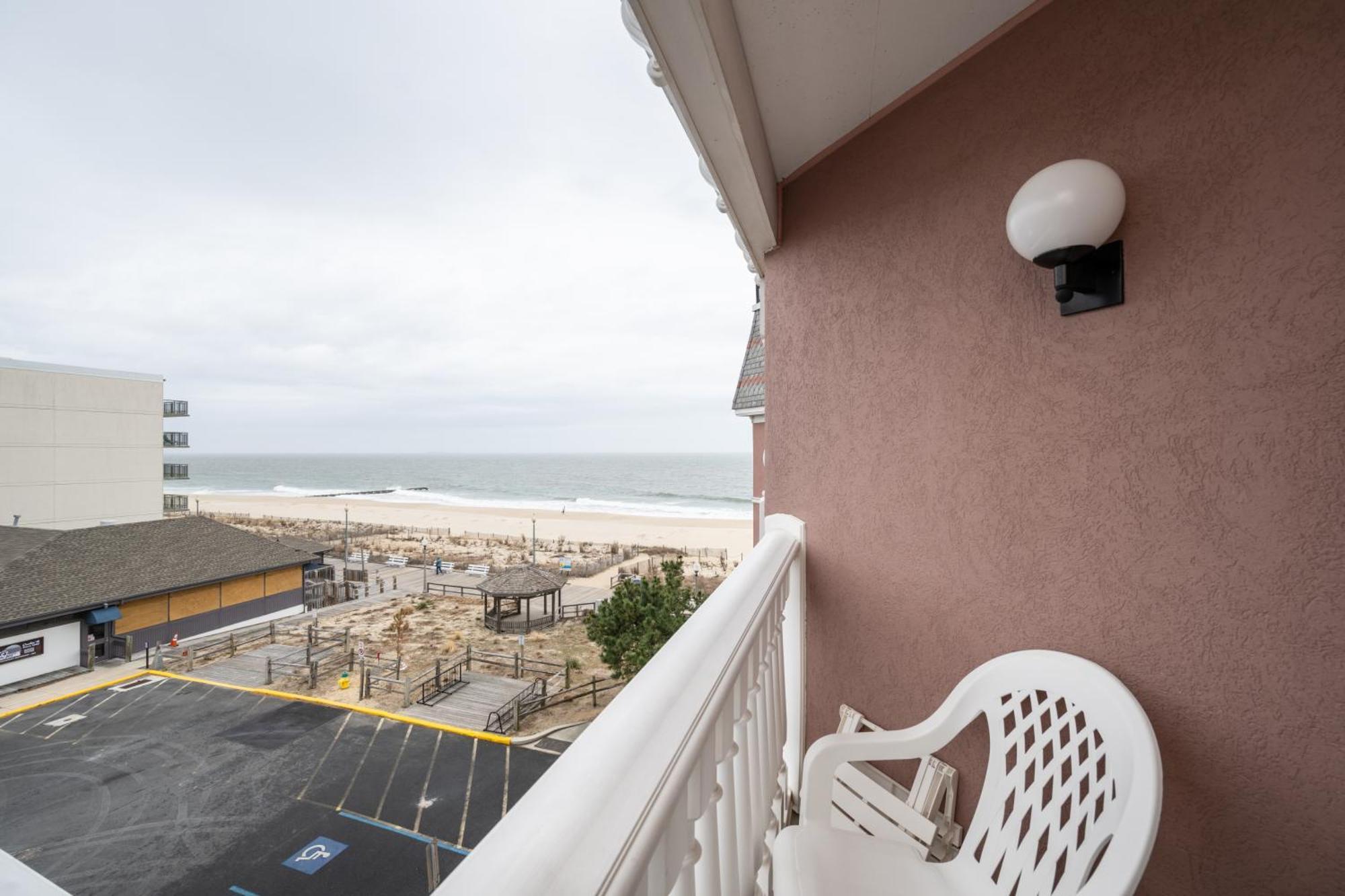 Boardwalk Plaza Hotel Rehoboth Beach Exterior photo