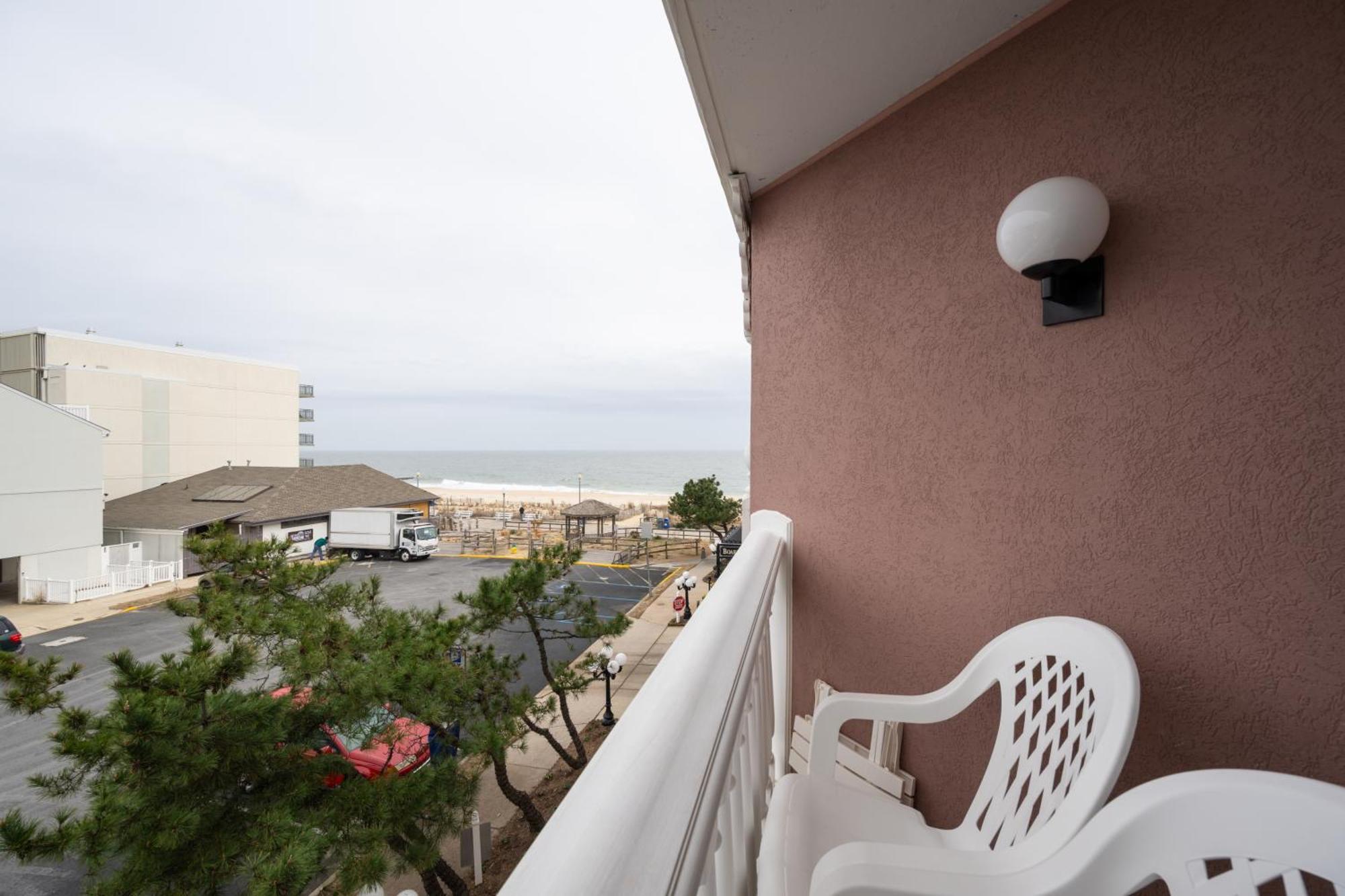 Boardwalk Plaza Hotel Rehoboth Beach Exterior photo
