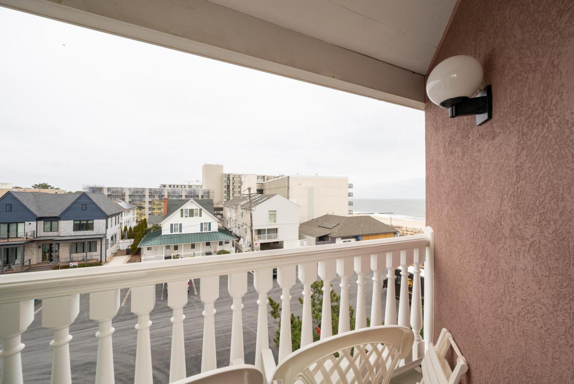 Boardwalk Plaza Hotel Rehoboth Beach Exterior photo