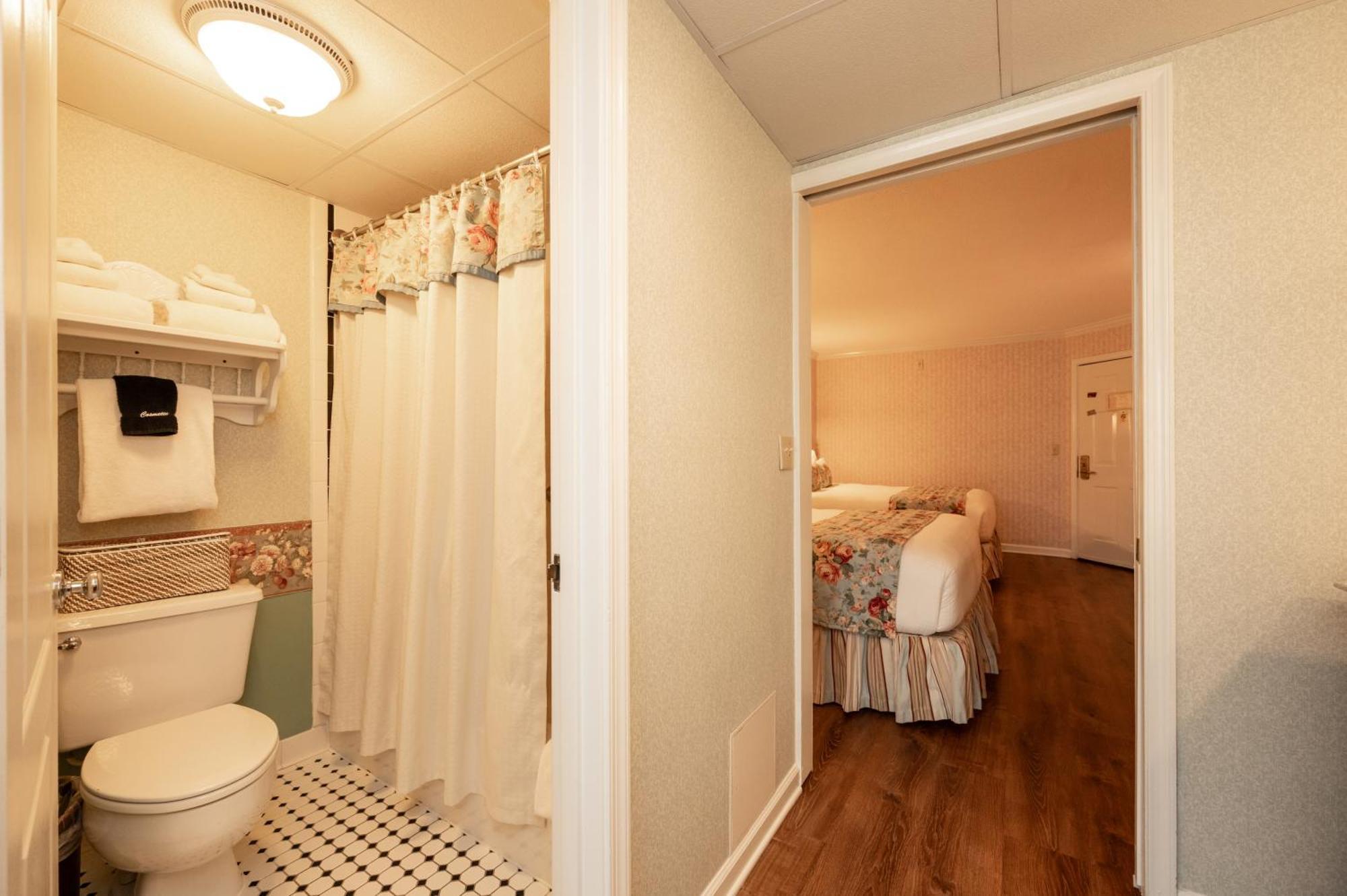 Boardwalk Plaza Hotel Rehoboth Beach Exterior photo